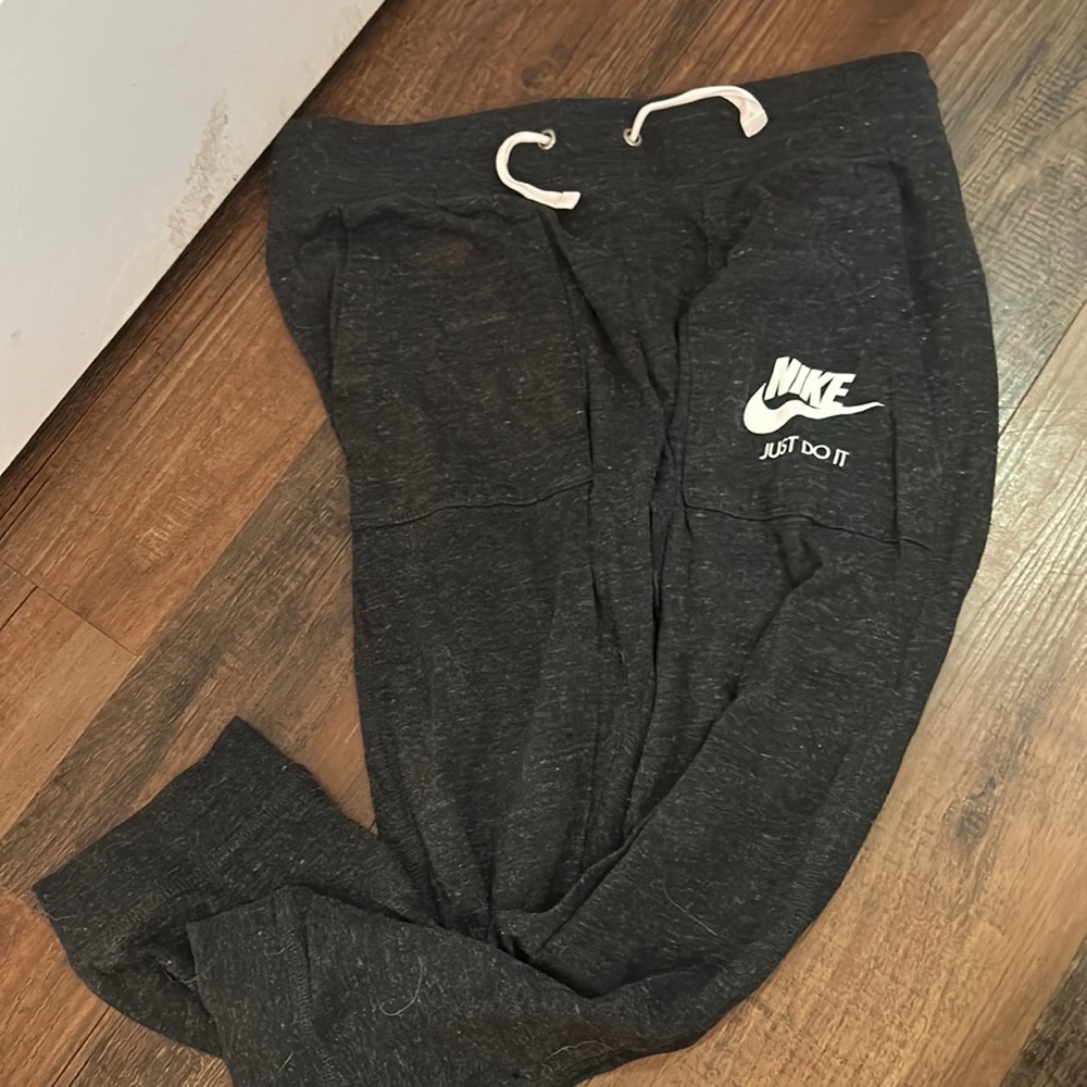 Gray cropped joggers